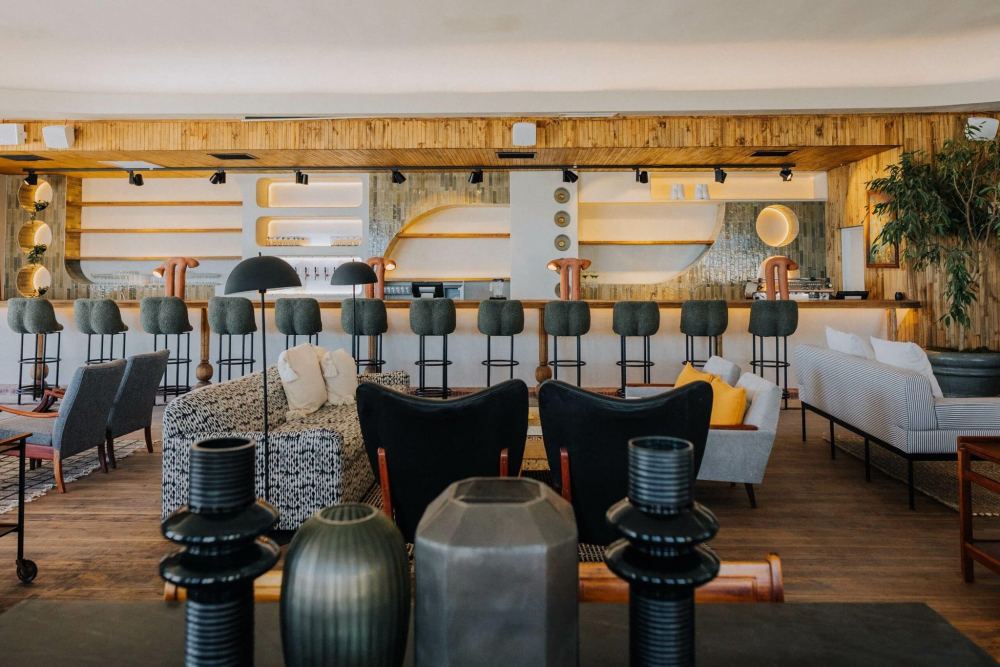 Cabo Beach Club outdoor dining and waterfront atmosphere in Cape Town